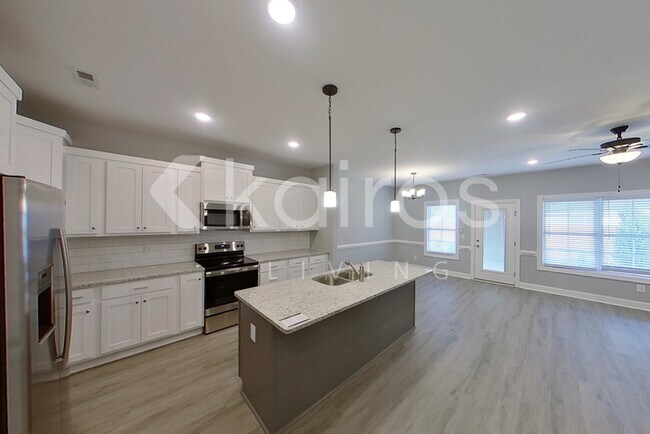 Foto del edificio - 3705 Oak Leaf Wy