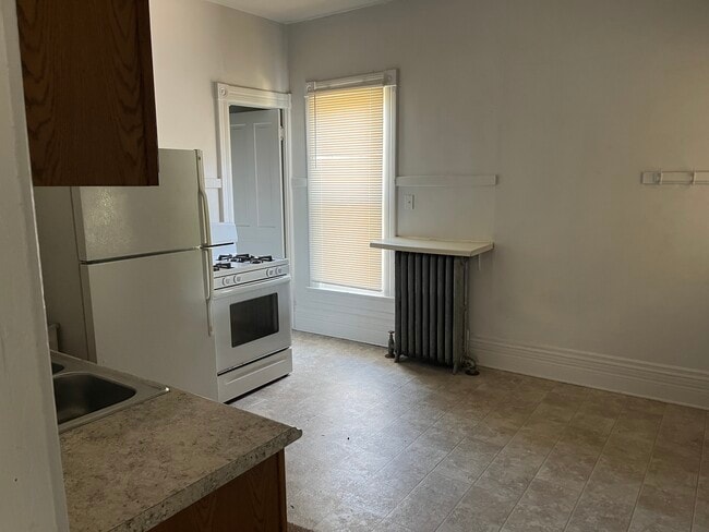 Building Photo - 2642 S Clement Ave