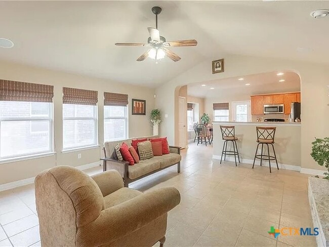 Building Photo - 130 Mystic Hollow