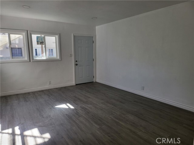 Building Photo - 454 W Valencia Dr