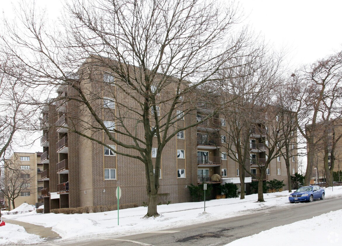 Primary Photo - 1365 Ashland Ave