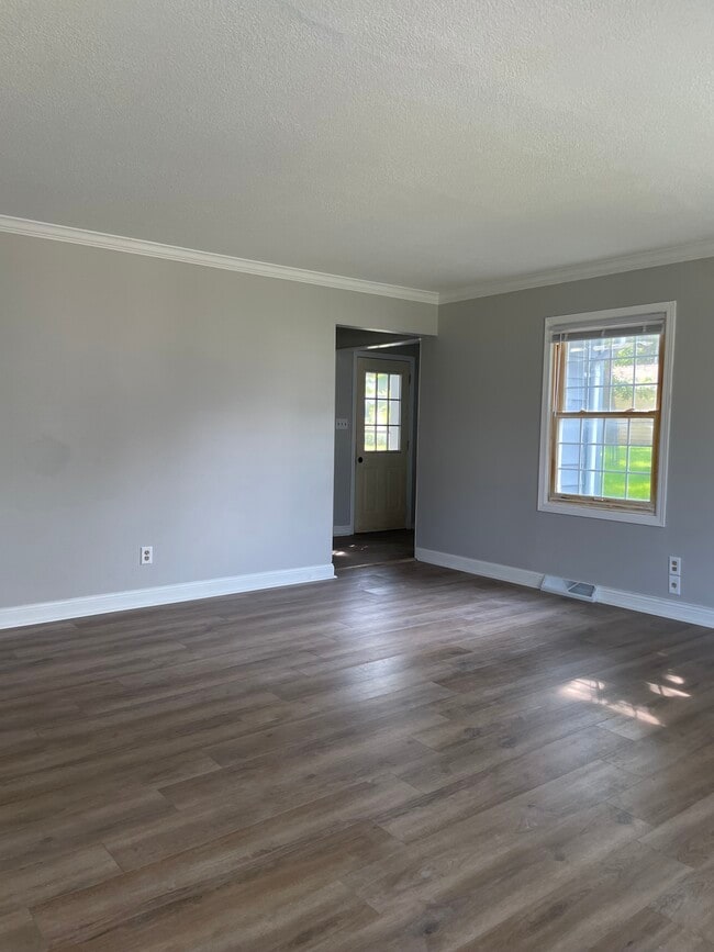 Building Photo - 2813 Hull Ave