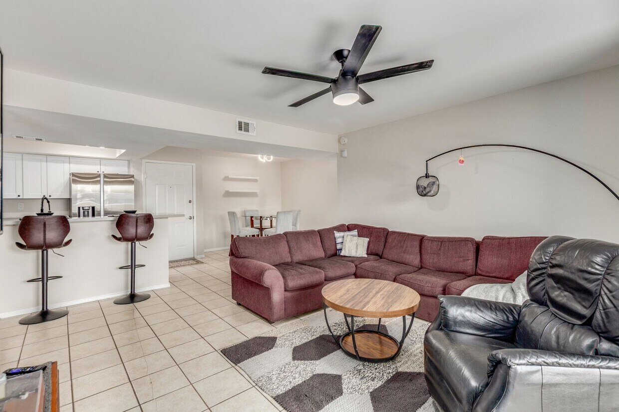 Primary Photo - BEAUTIFUL AND SPACIOUS 1ST FLOOR MESA CONDO!