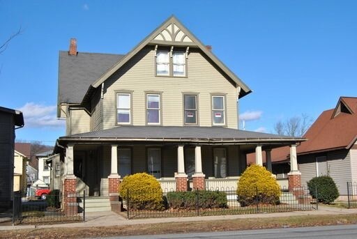 Primary Photo - 954 W 3rd St