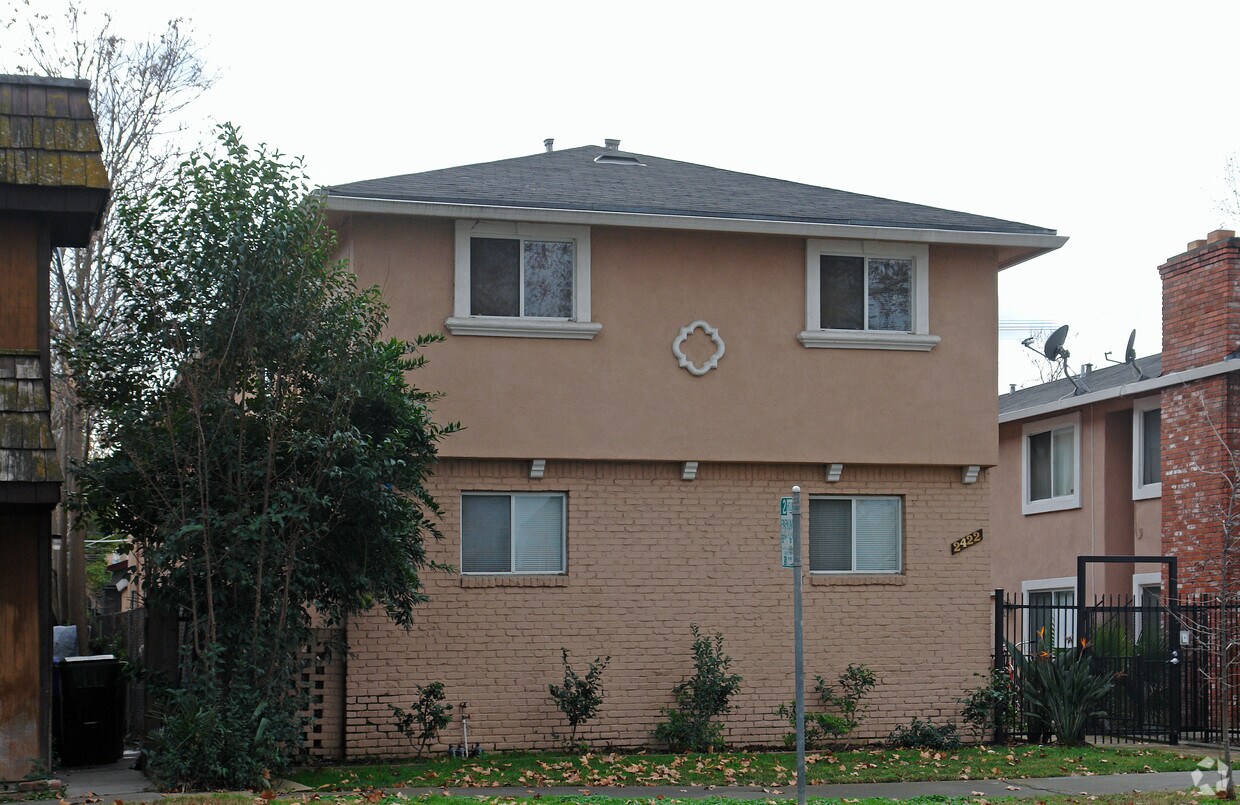 Foto del edificio - 2422 V St
