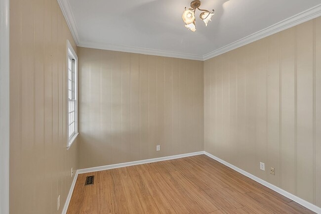 Building Photo - Colonial Beauty for Rent