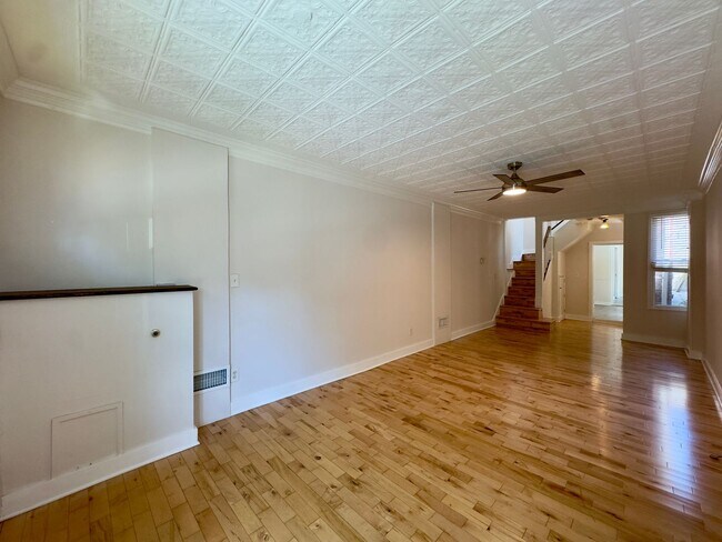 Foto del edificio - Charming 2 Bedroom/2 Bathroom Townhome in Canton, Baltimore, MD!