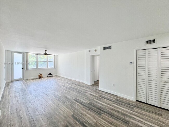 Foto del edificio - 245 18th St