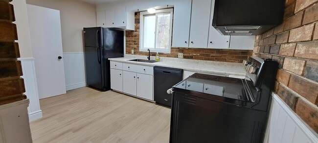Building Photo - 986 Eastlawn