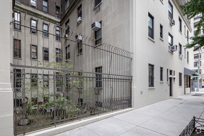 Foto del edificio - 1349-1355 Lexington Ave