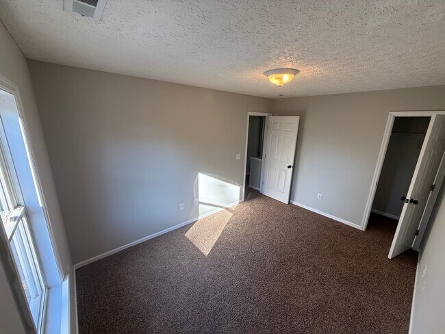 Foto del edificio - 1 Donnell Ave