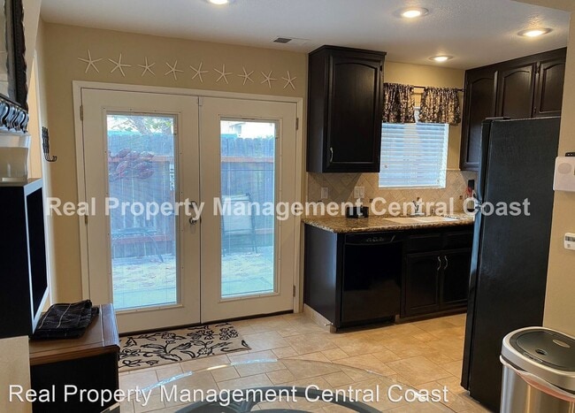 Building Photo - 3 br, 2.5 bath House - 1146 Ash Street,  U...