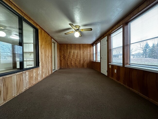 Foto del edificio - E432 Bay Ln