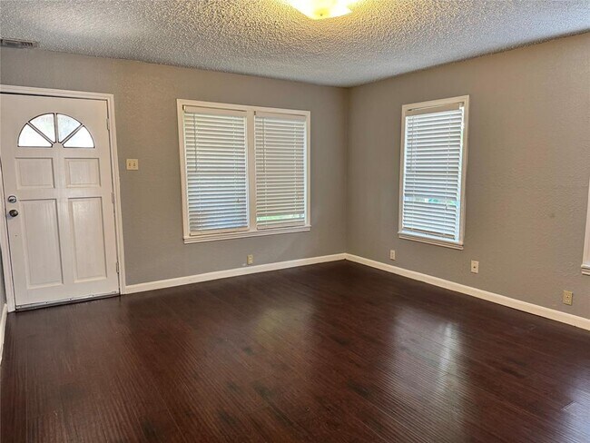 Foto del edificio - 5617 Eskridge St