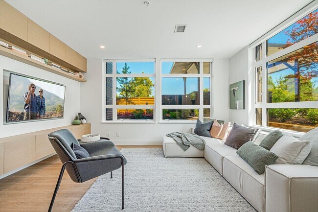 Building Photo - 20449 PARK AVENUE