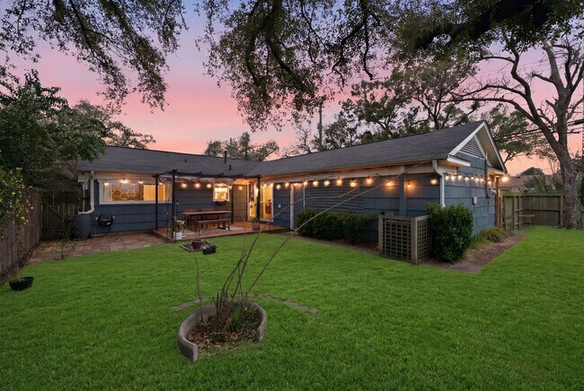 Building Photo - 7962 Cedel Dr