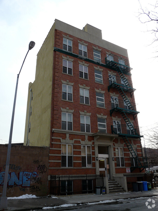 Foto del edificio - 764 Tinton Ave