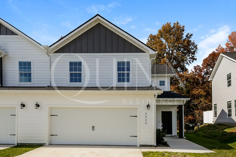 Primary Photo - 2088 Miramar Cir