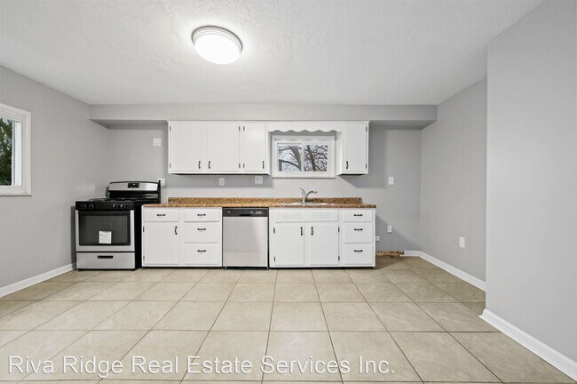 Building Photo - 4 br, 1 bath House - 1324 Complete Street