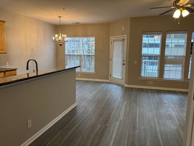 Foto del edificio - 3rd Level 3 Bedroom Condo in Ballantyne