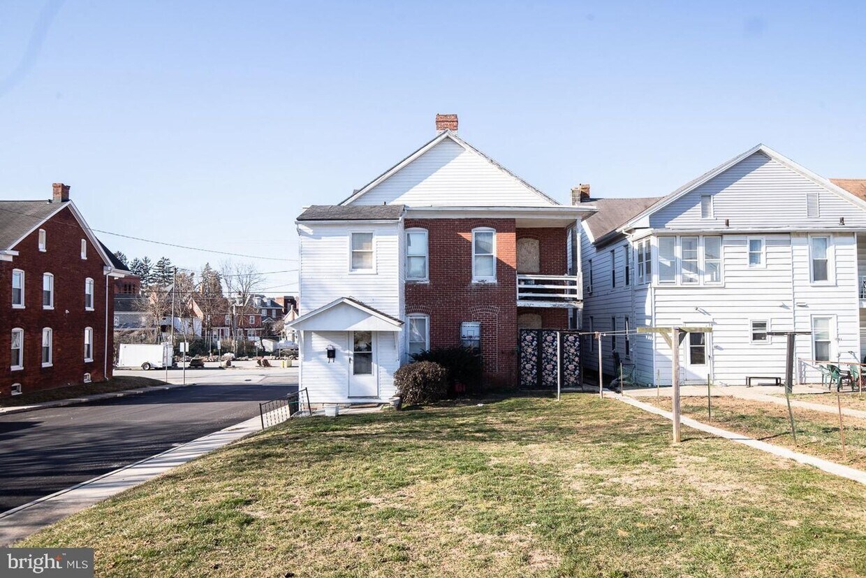 Primary Photo - 425 High St