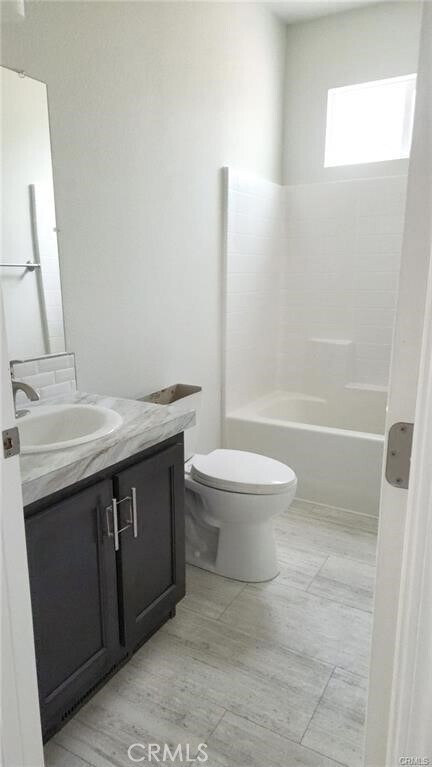 Foto del edificio - 33031 Catlin Ave