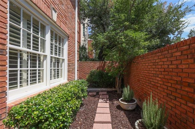 Foto del edificio - 6003 Hillcrest Ave