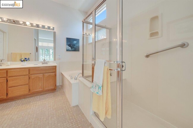 Building Photo - 90 Gala Ln