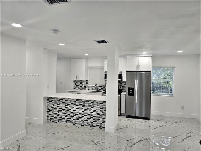 Building Photo - 4 br, 1 bath House - 11510 SW 140th Ter