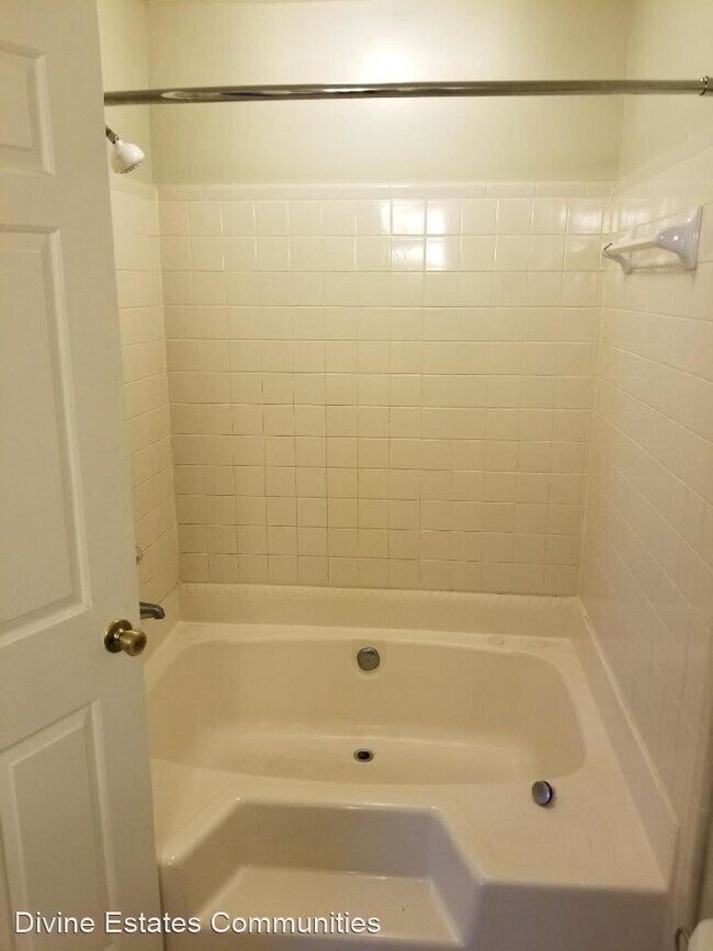 Foto del edificio - 2 br, 2.5 bath House - 1022 Thornewood Lane