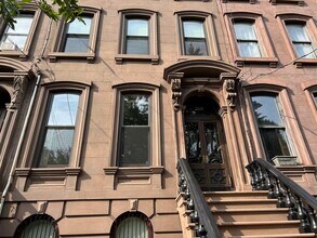 Building Photo - 268 Montgomery St