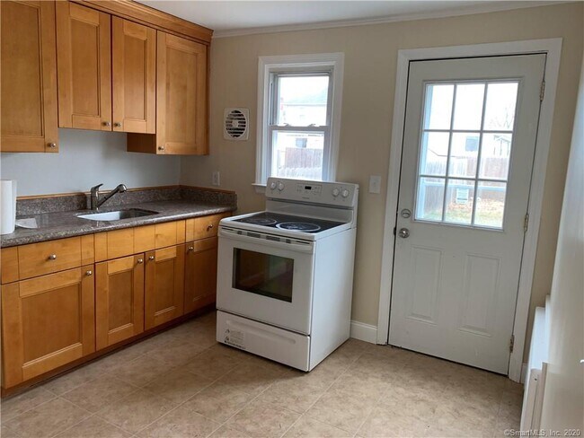 Foto del edificio - 65 Coolridge Rd