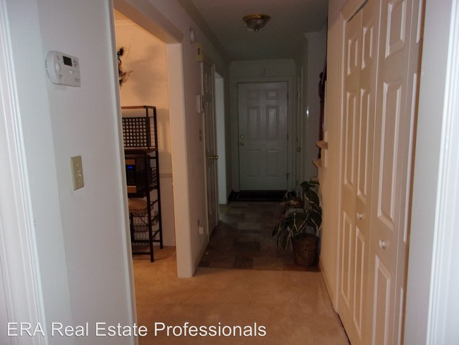 Building Photo - 3 br, 2 bath House - 924 Lucas Creek Road #3