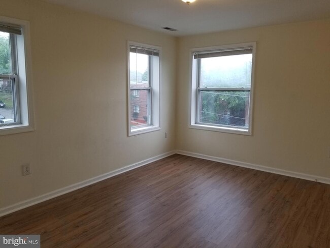 Photo - 3865 Halley Terrace SE Apartment