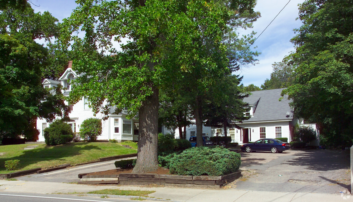 Building Photo - 33 Main St