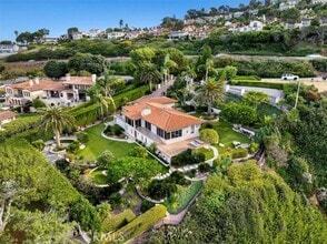 Building Photo - 809 Paseo Del Mar