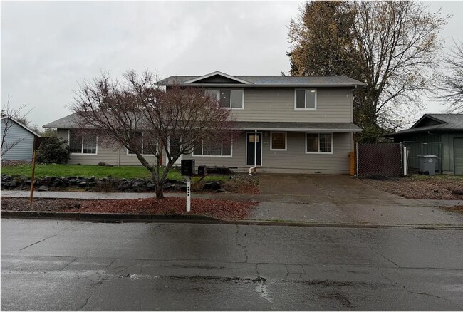 Building Photo - 3650 NE Canterbury Cir