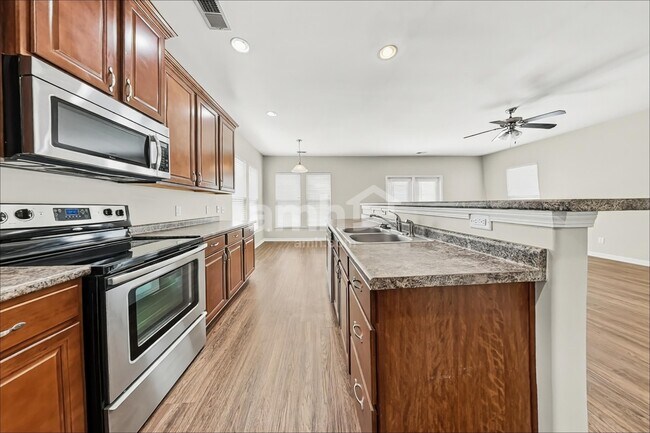 Foto del edificio - 50 Chey Hill Ln