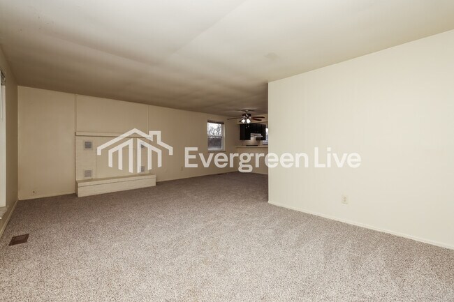 Foto del edificio - 8811 Foxgate Ct