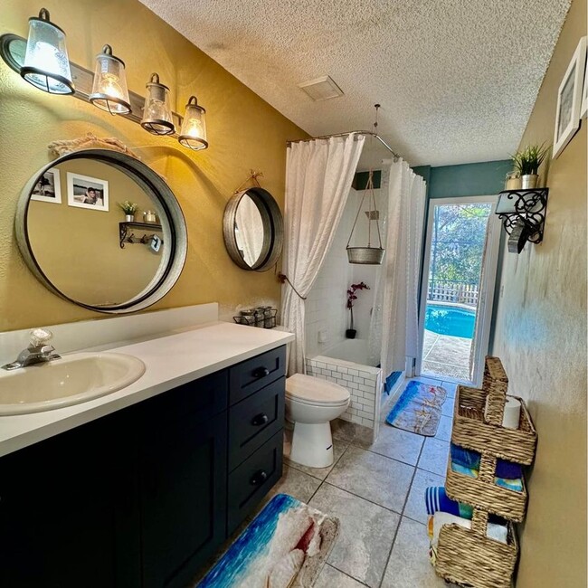 Foto del edificio - 8605 Otter Creek Ct