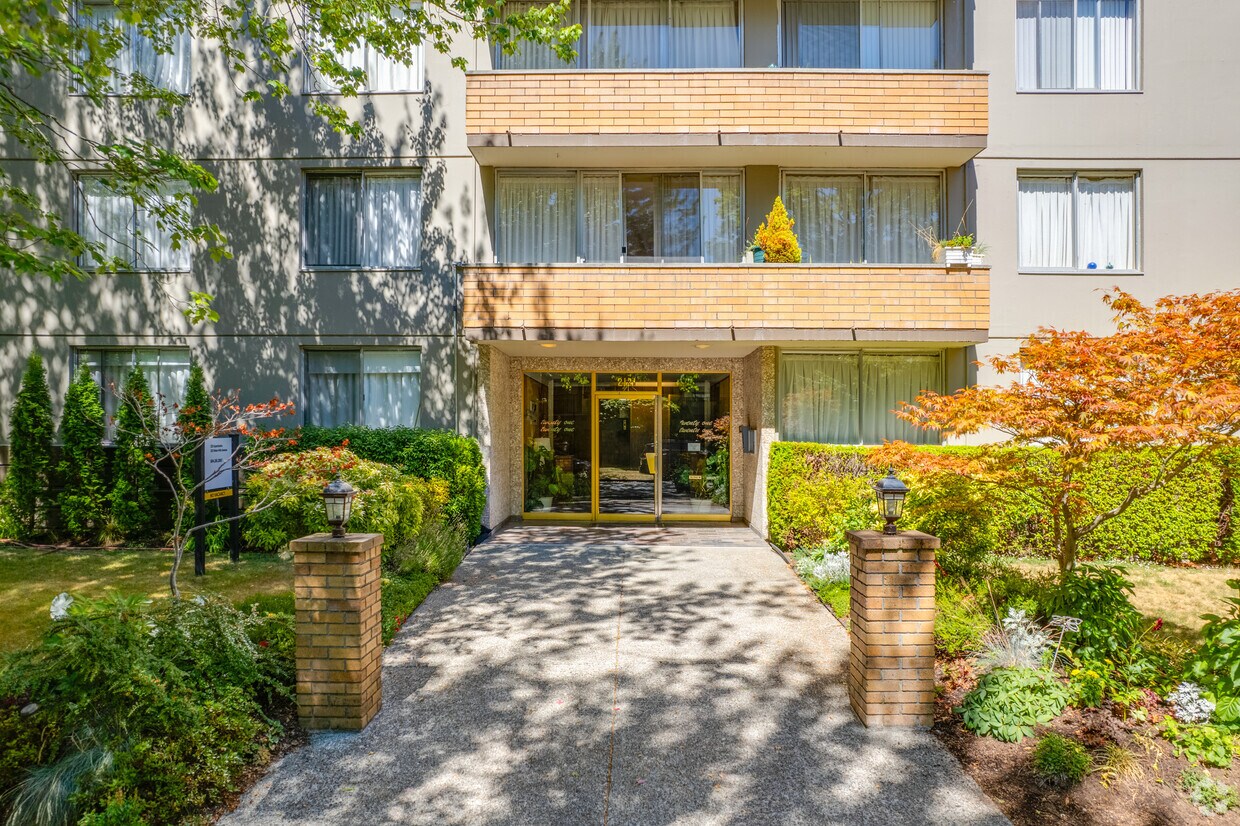 Lorraine Apartments Apartments 2121 W 44th Ave Vancouver, BC