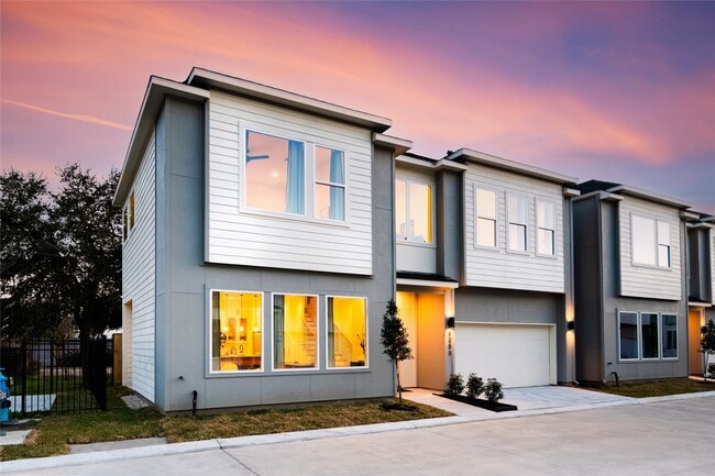 Building Photo - 8907 Knl Br Dr
