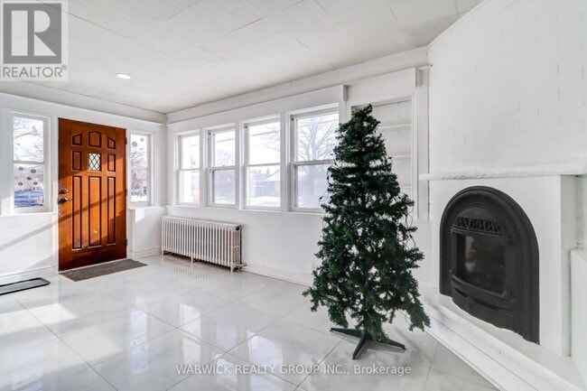 Building Photo - 74 Norseman St