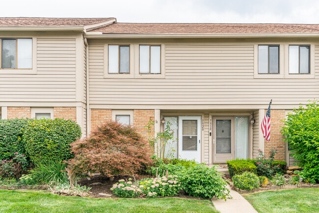 Building Photo - 7520 Stone Lake Dr
