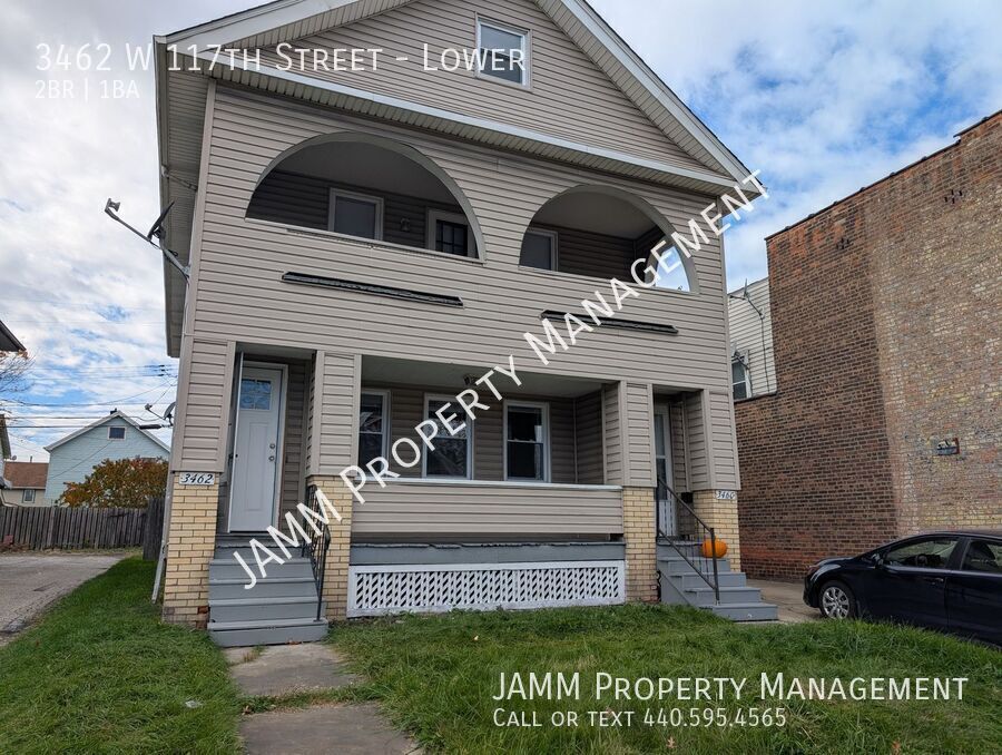 Foto principal - 2-Bedroom Duplex apartment in Cleveland!!