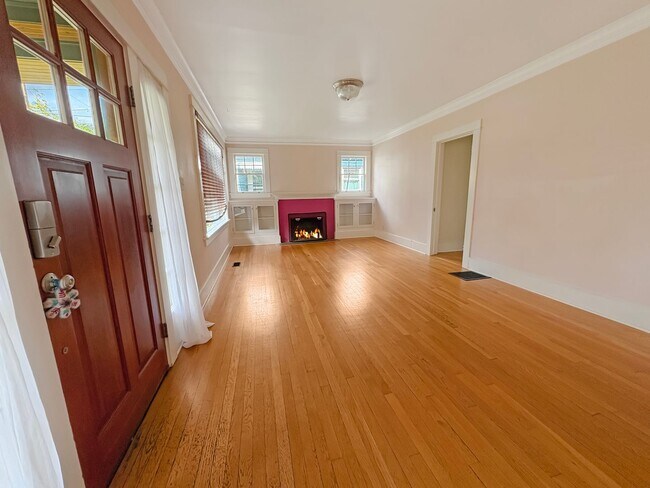 Foto del edificio - 4 bed 2 bath NE Portland home