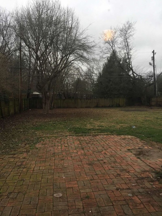 Building Photo - 158 Crestwood Dr