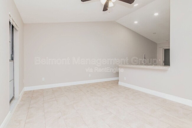 Building Photo - 1848 Bonneville Dr