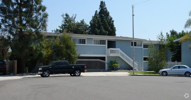 Building Photo - Ferway View Apartments