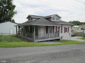 Building Photo - 1208 Locust St